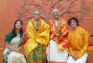 _Dhananjayans-with-other-dancers